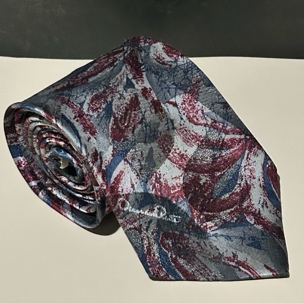 Oscar de la Renta Blue and Red Patterned 59” Men’s Tie